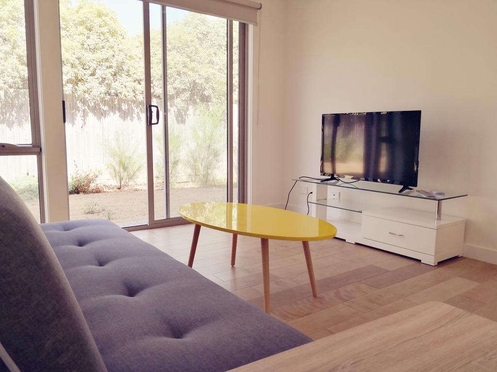 Delicate and Peaceful Bundoora Townhouse 20-R4 - Accommodation Airlie Beach
