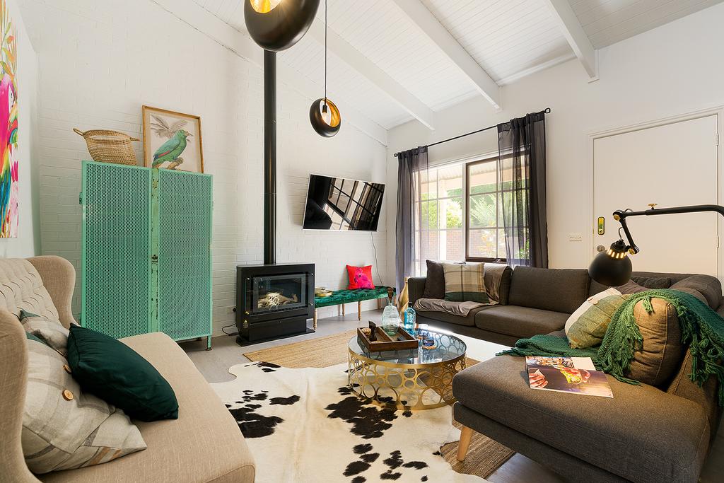 Designer Town Villa - Accommodation Adelaide