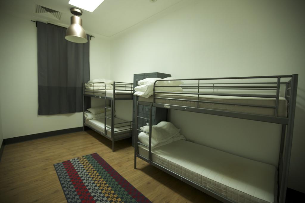 EBS Sydney Hostel - Accommodation BNB