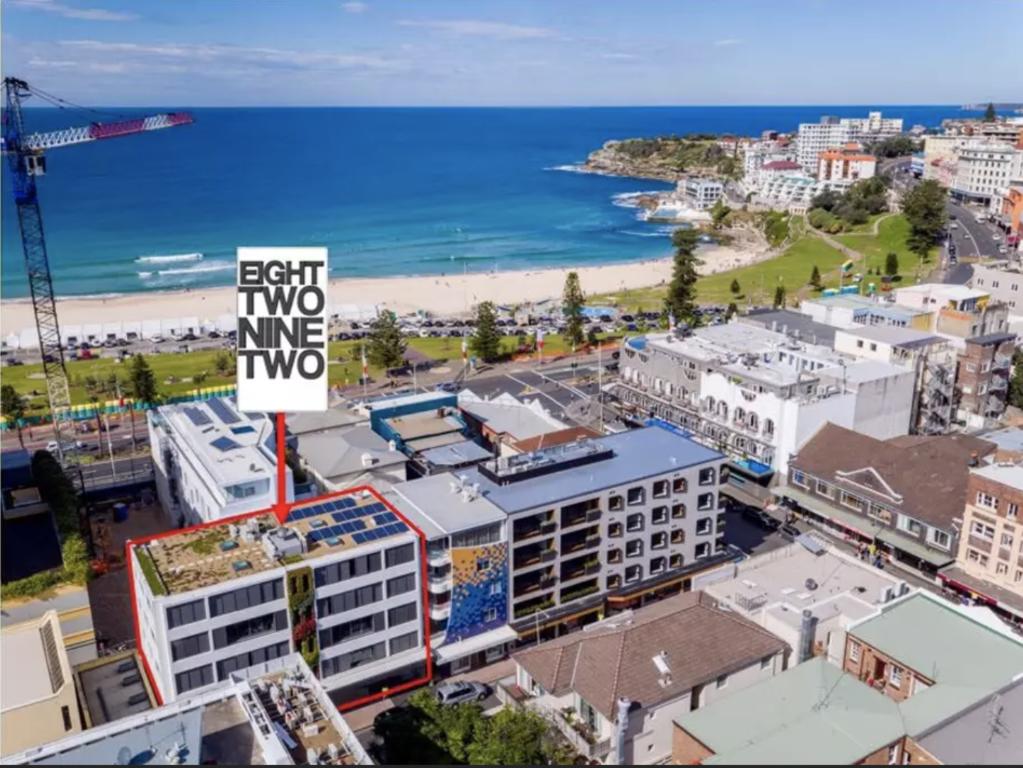 EIGHT TWO NINE TWO III: BONDI BEACH - New South Wales Tourism  0