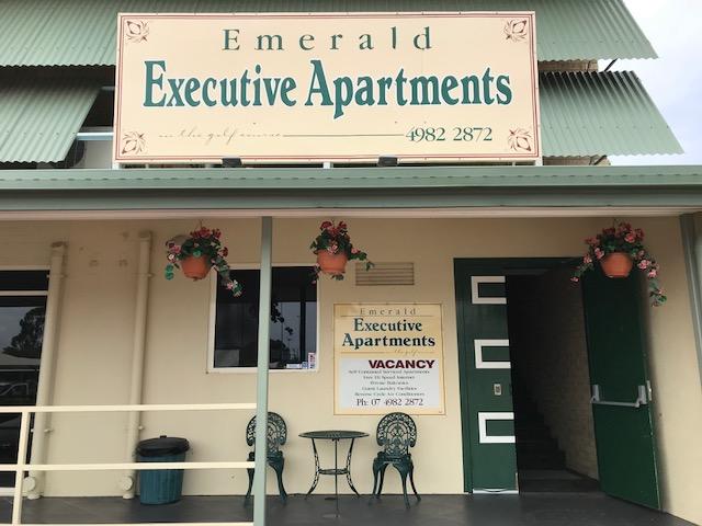 Emerald Executive Apartments - thumb 2
