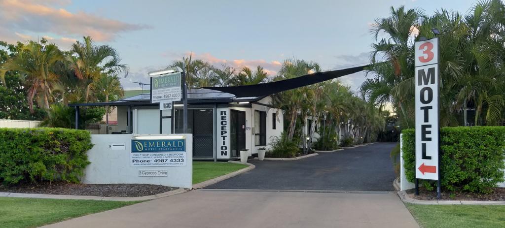Emerald Motel Apartments - New South Wales Tourism 