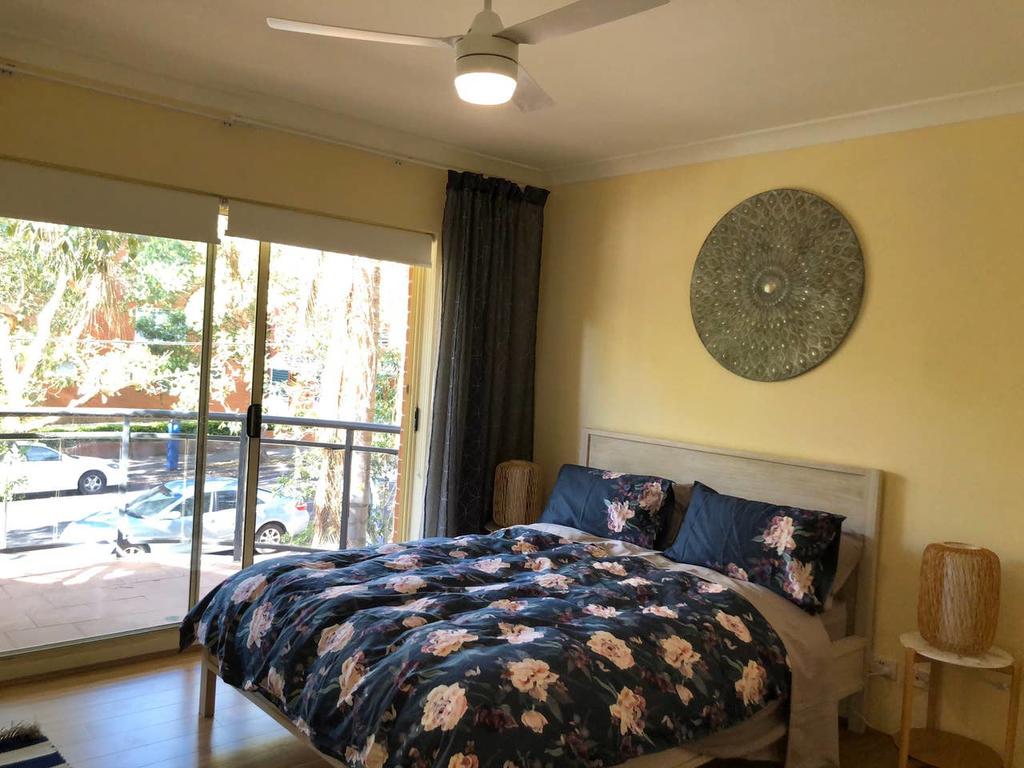 Escape To Strathfield For 8 Guests - thumb 1