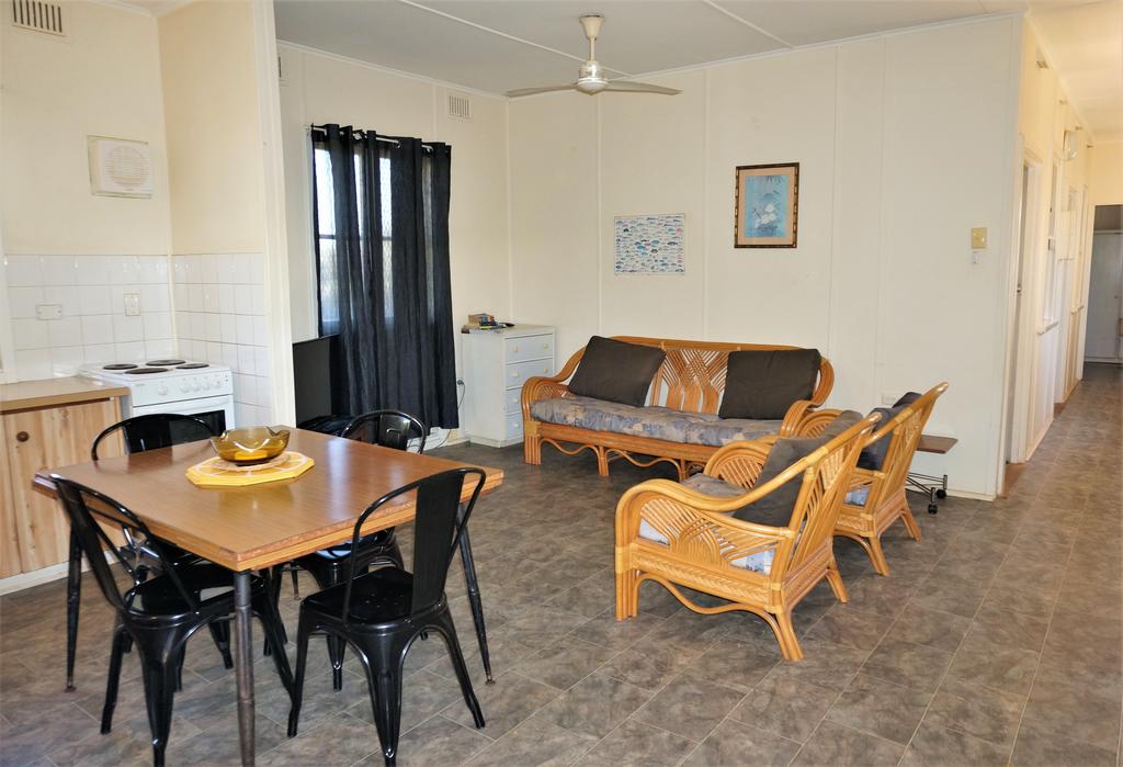 Exmouth Villas Unit 29 - Affordable 3 Bedroom Villa With A Great Location - Accommodation BNB 3