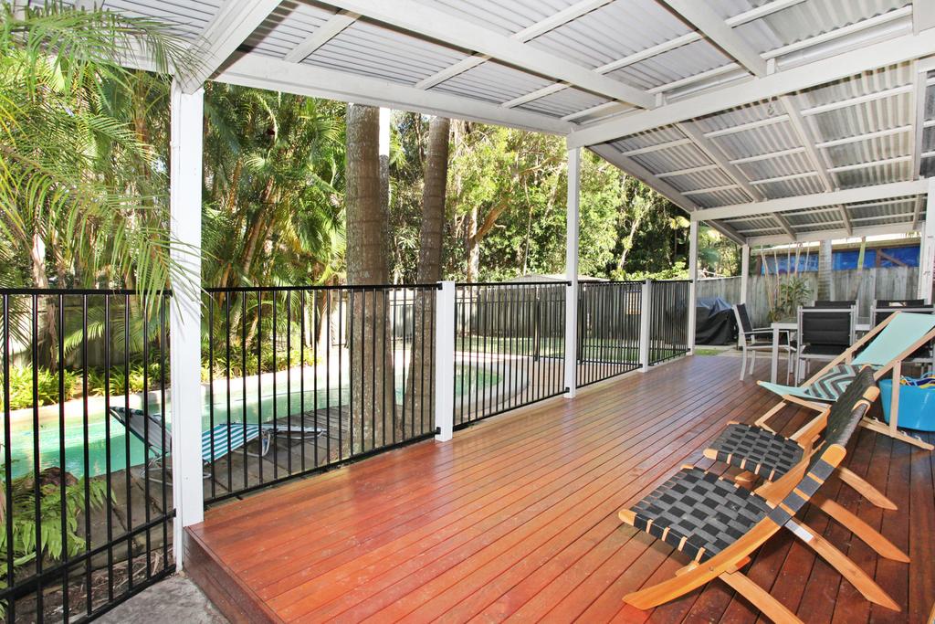 FABULOUS HOLIDAY HIDEAWAY - COOLUM BEACH - thumb 1