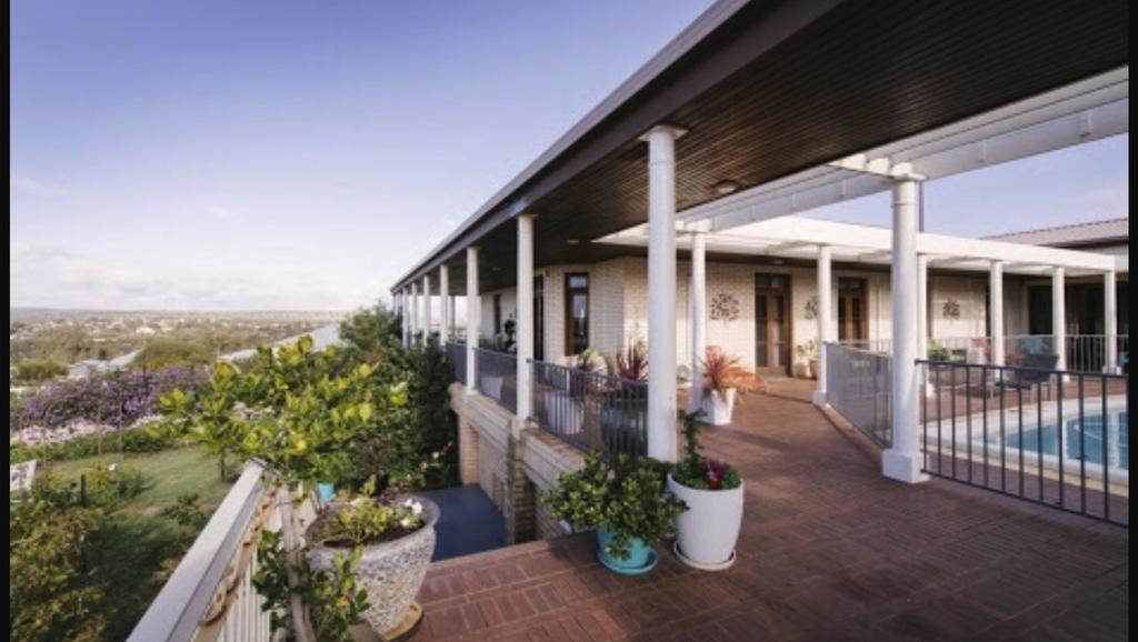 Fairway Manor Accomodation - New South Wales Tourism 