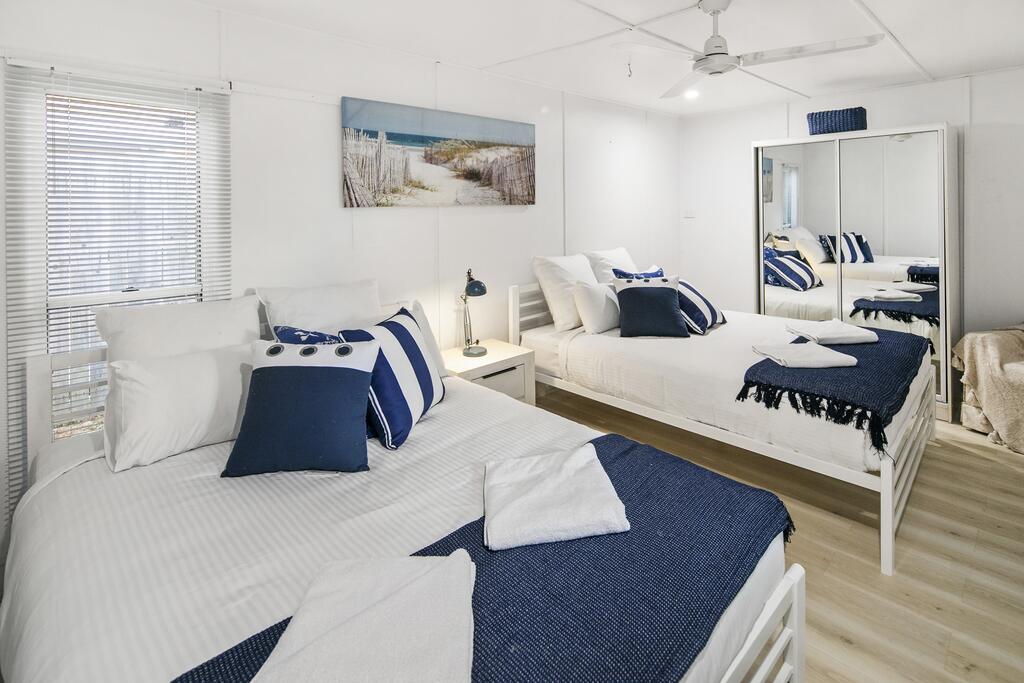 Family Beach House With Parking And Outdoor Dining - Palm Beach Accommodation 3