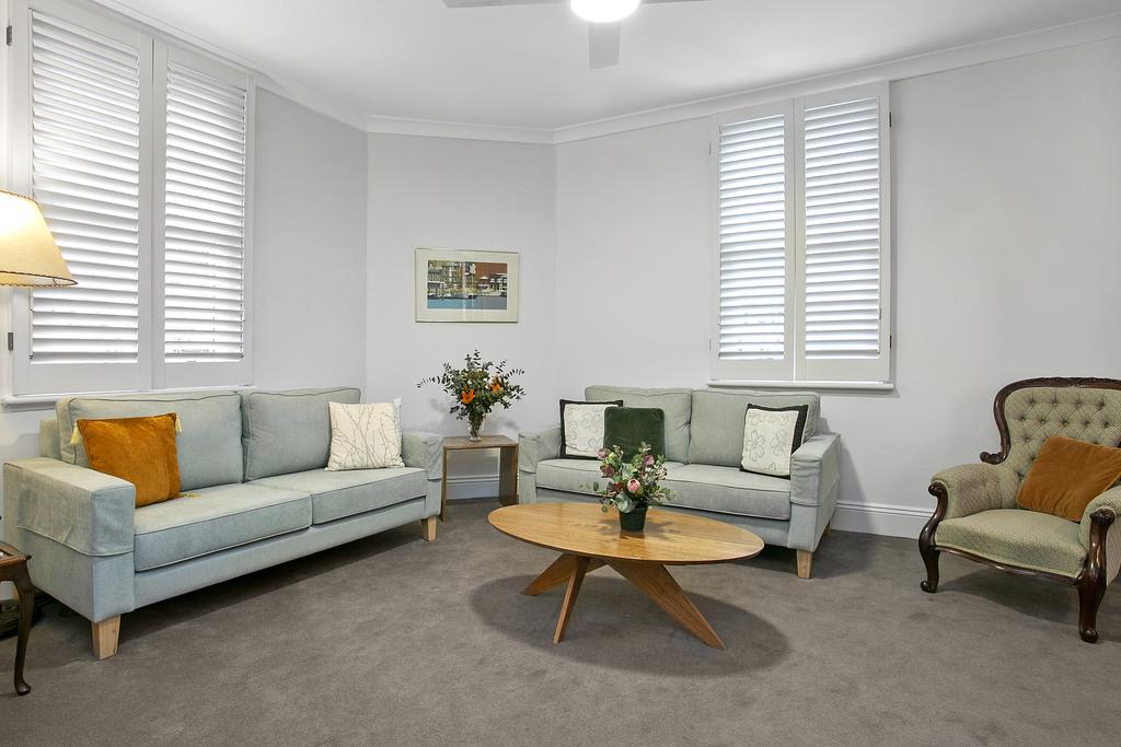 Family Terrace Home Minutes from Oxford Street and CBD