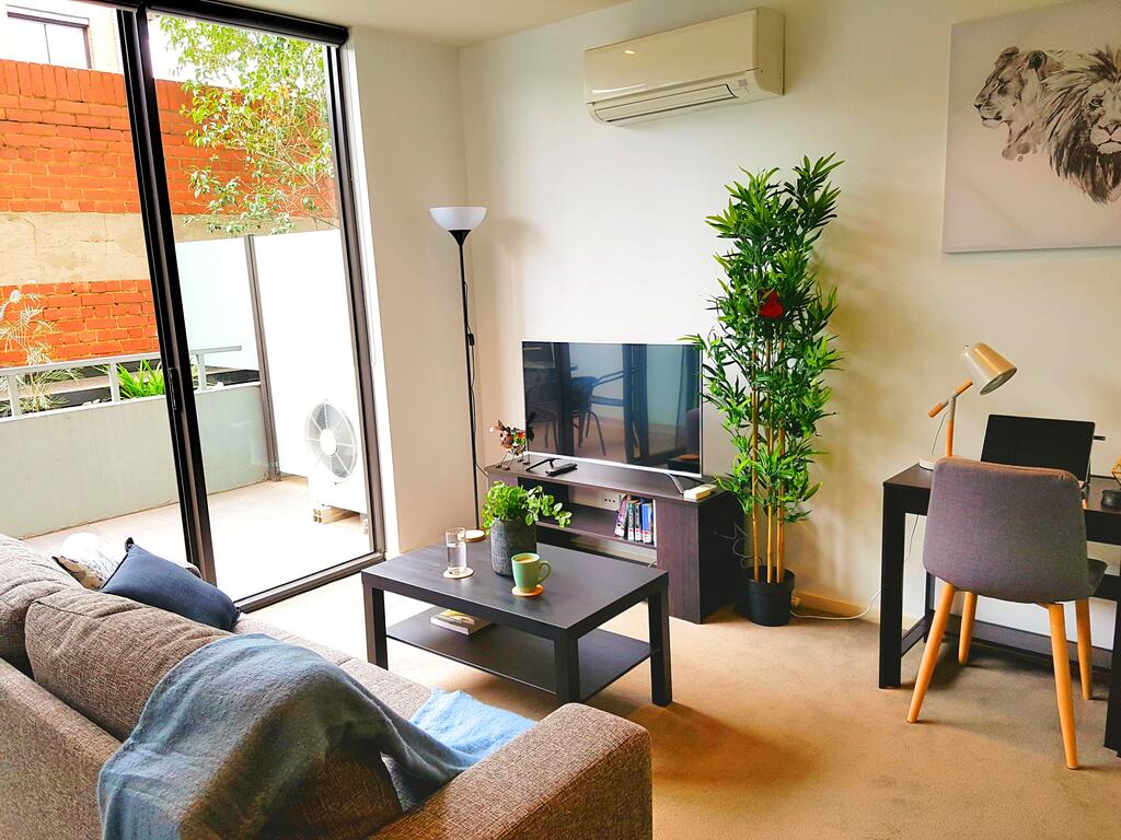 FITZROY FANTASTIC 1BR APT with FREE WINE NETFLIX WIFI close to TRAMS COLES - Accommodation Ballina