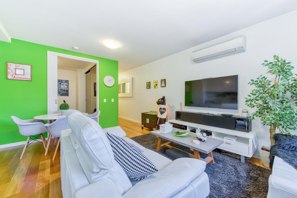 Fitzroy lifestyle 1 bed with pool spa sauna  gym - Accommodation BNB