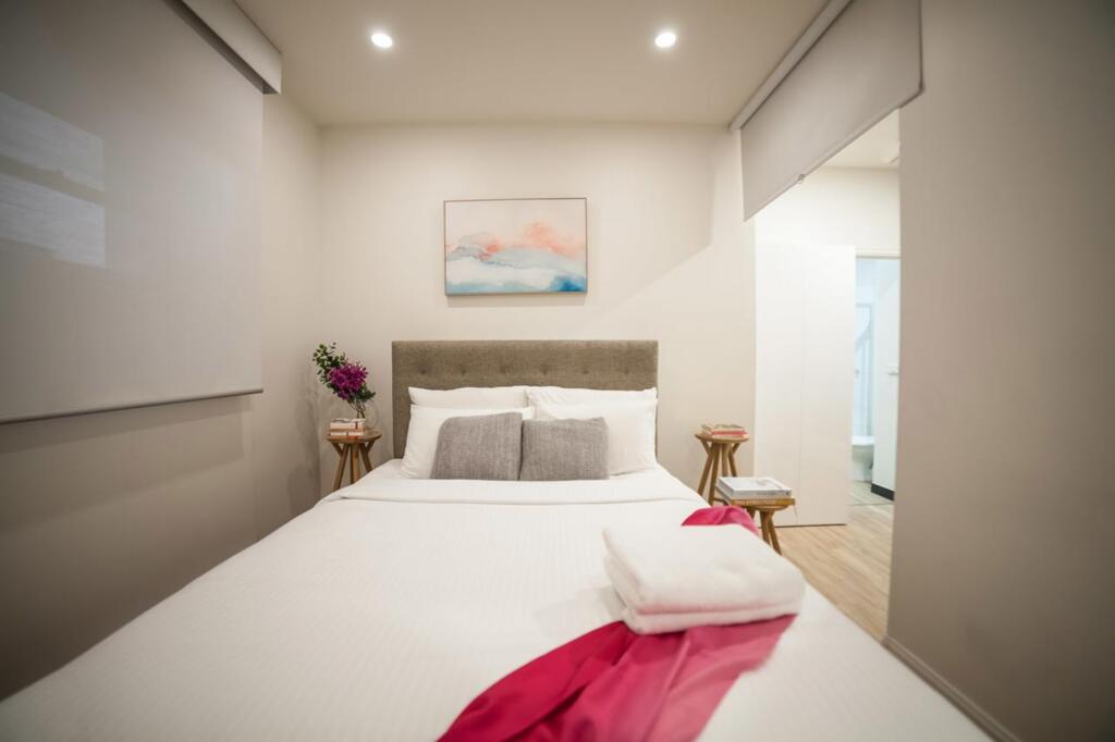 Flinders Lane Melbourne Apartment By Ready Set Host - thumb 1