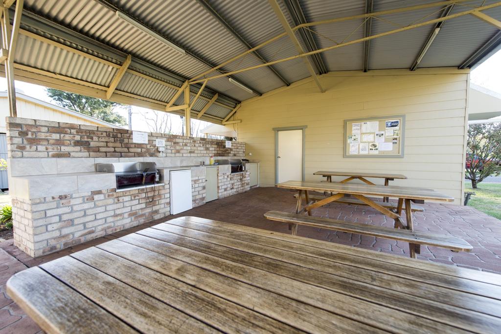 Fossickers Tourist Park - Foster Accommodation