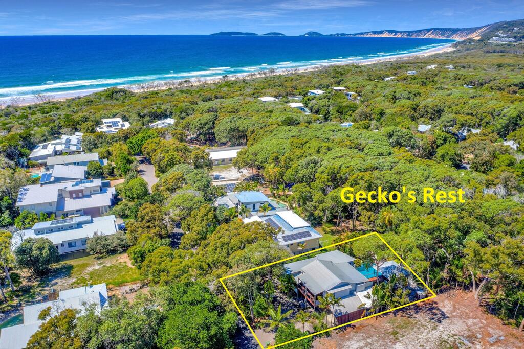 Gecko's Rest - Rainbow Shores, Executive Beach House, Pet Friendly, Pool, Wi-fi - thumb 1