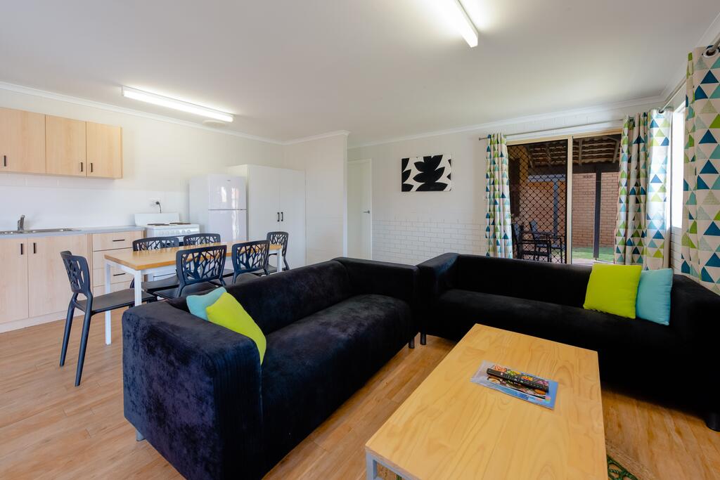 Geraldton's Ocean West Holiday Units & Short Stay Accommodation - thumb 2