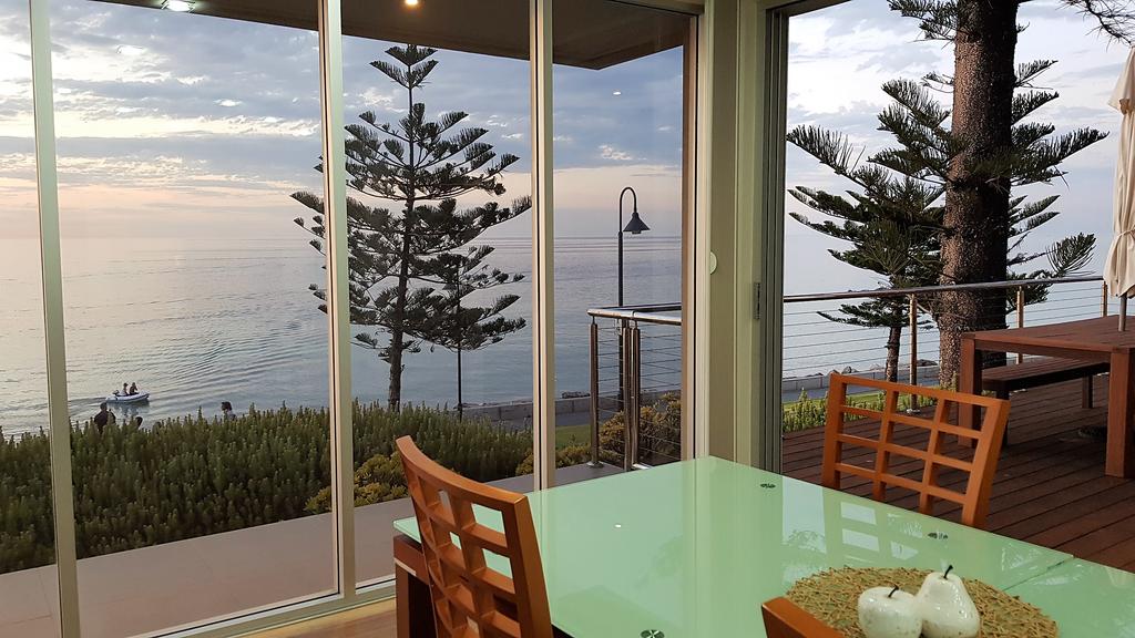 Glenelg Absolute Beachfront - One Of Only Two Homes - thumb 2