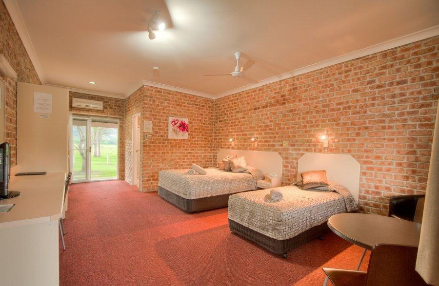 Country Lodge Motel - New South Wales Tourism 