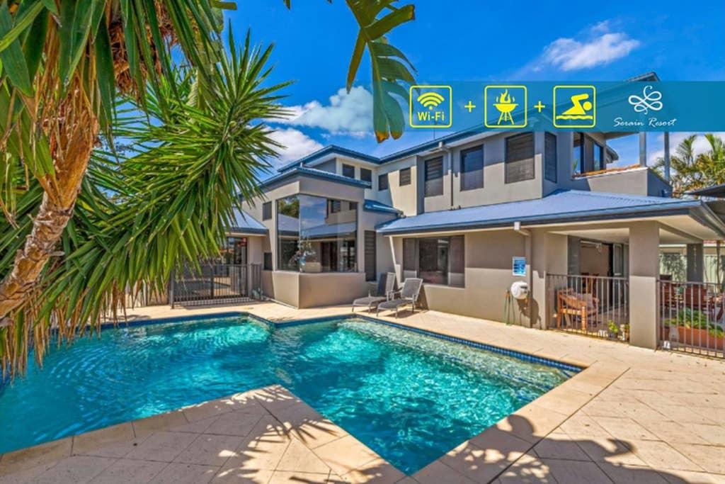 Gold Coast Stunning Waterfront Holiday Retreat - 2032 Olympic Games