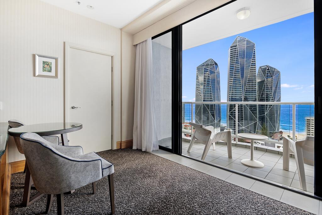 Gold Tower 20th Level Hotel Suite - Accommodation in Surfers Paradise 3
