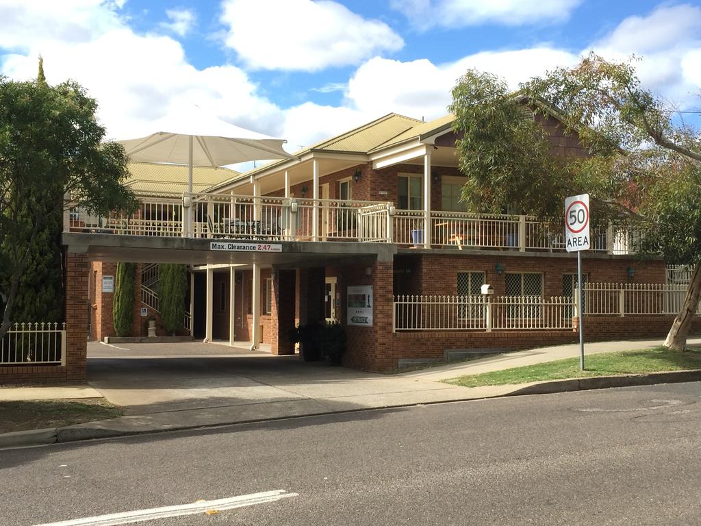 Golf Links Motel - New South Wales Tourism 