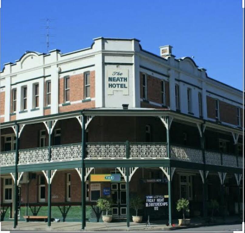 Grand Neath Hotel - Sydney 4u