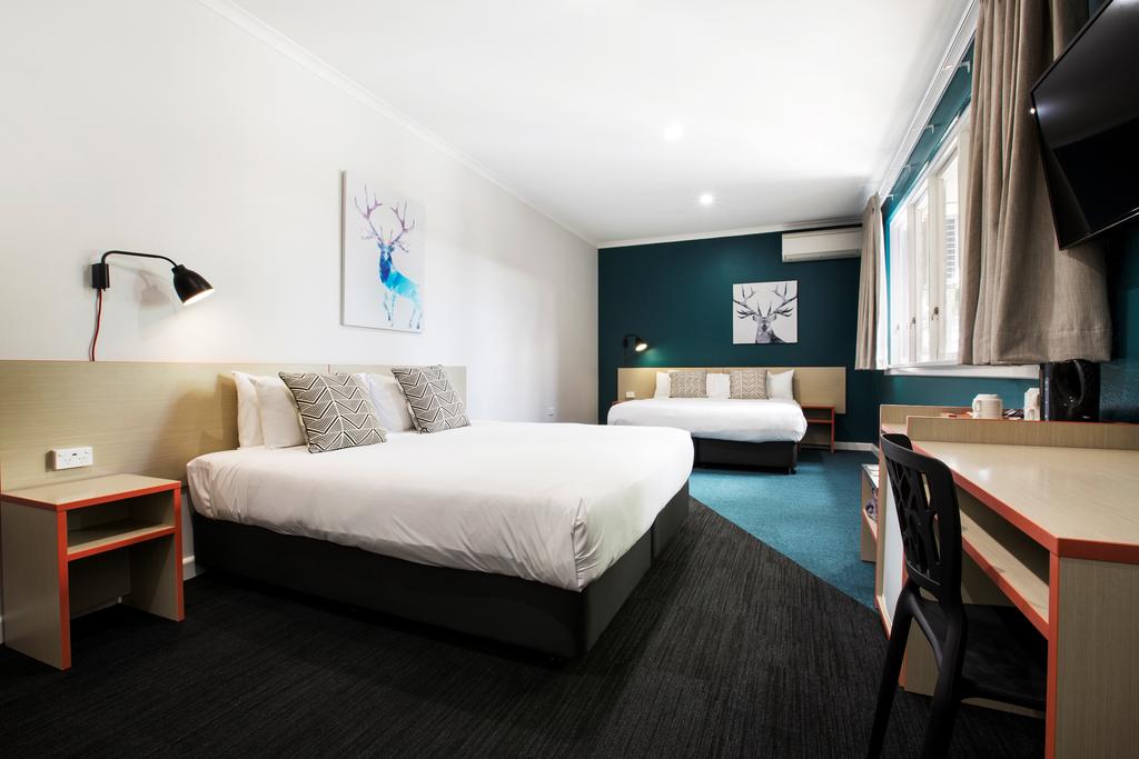 Greenacre Hotel - New South Wales Tourism 