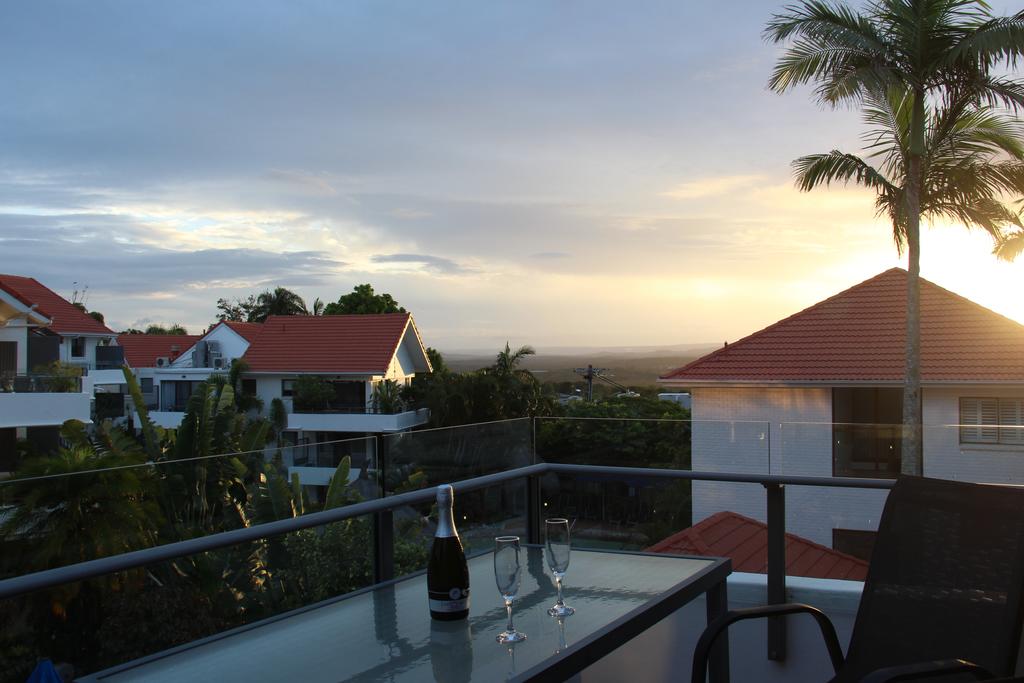 Haven On Noosa Hill - Sunset Views, Pools, Spa - Accommodation Sunshine Coast 2
