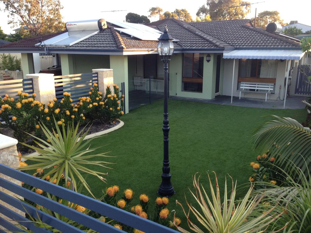 Hillarys Holiday Home - New South Wales Tourism 