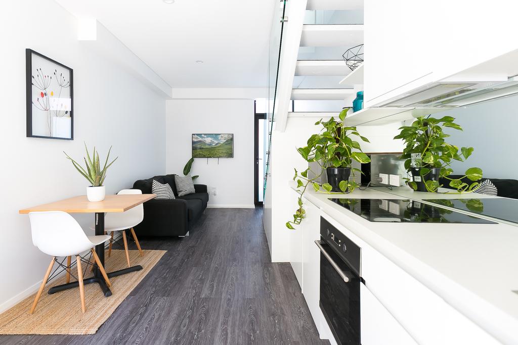 Hip one-bedroom house in inner Sydney - Accommodation BNB