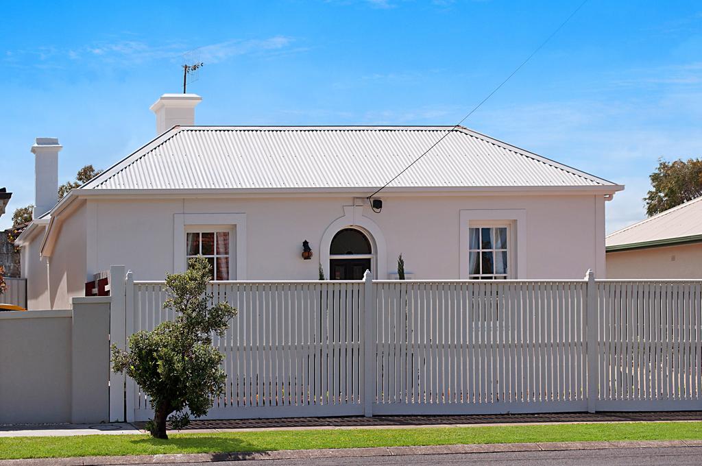 Historic Central Cottage In Warrnambool - thumb 0