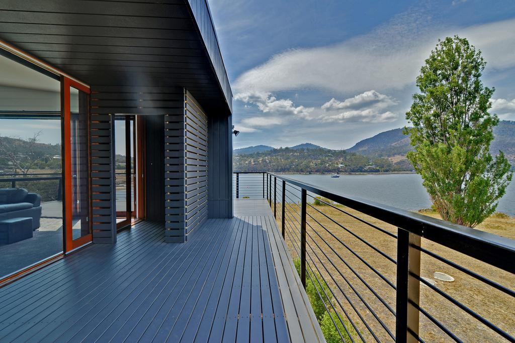 Hobart Waterfront Luxury Retreat - Accommodation Tasmania 0