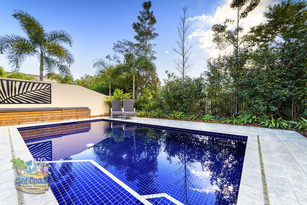 Holiday Home Bayhill Manor - Accommodation Airlie Beach