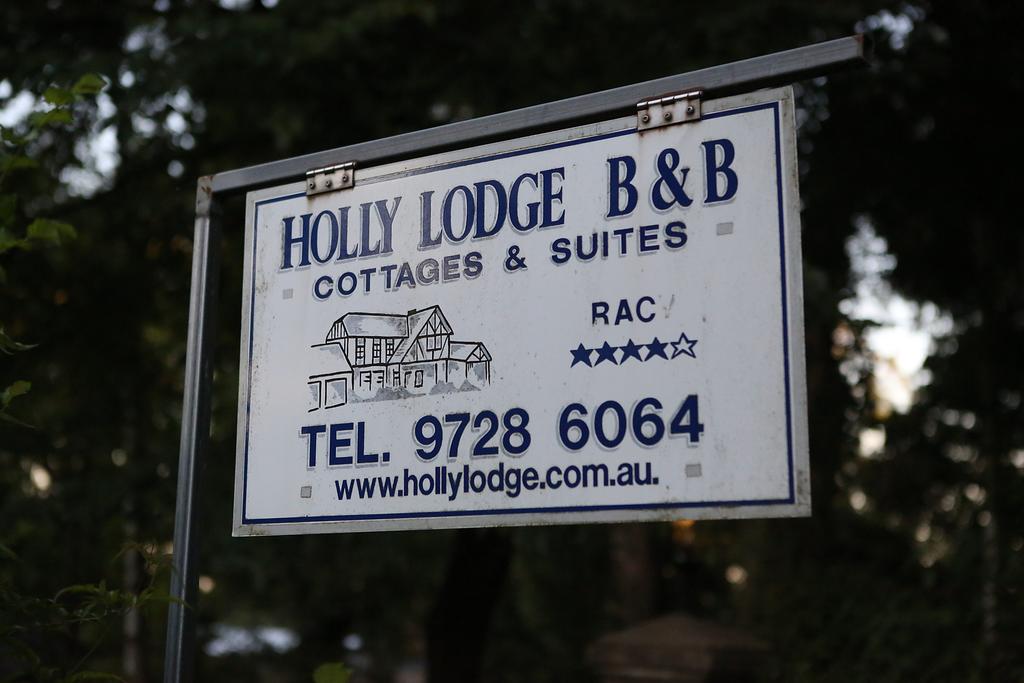 Holly Lodge - thumb 1