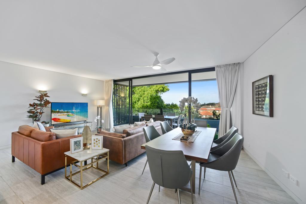 HomeHotel Ultra Luxurious 3 Bedroom Penthouse. - Accommodation Australia 0