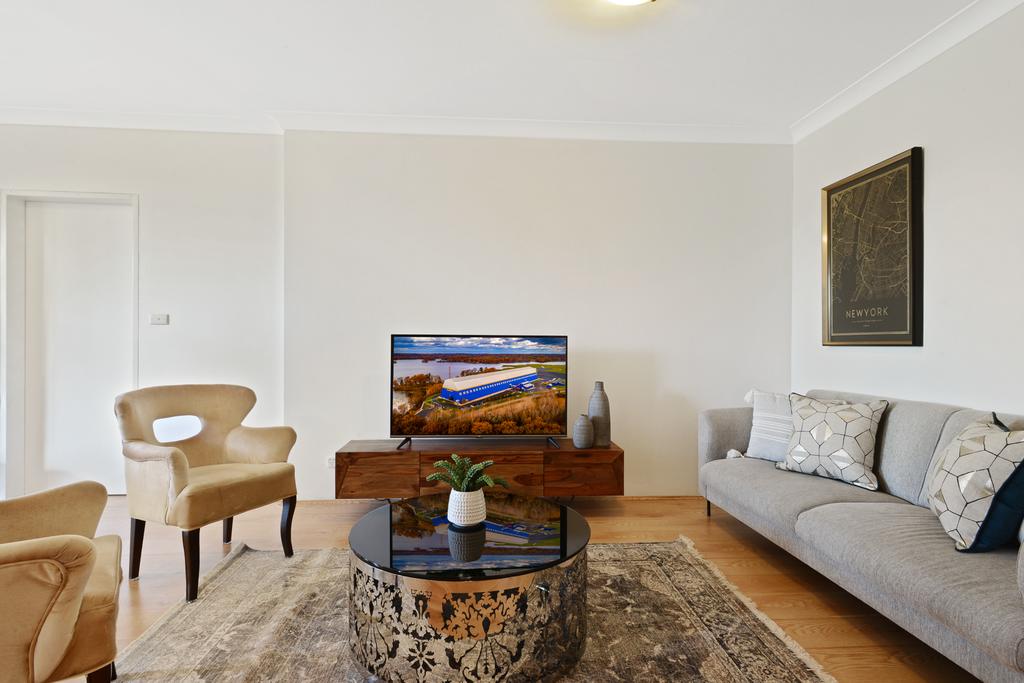 HomeHotel-Ultra Convenient Luxury Apartment close to Train Shops CBD - New South Wales Tourism 