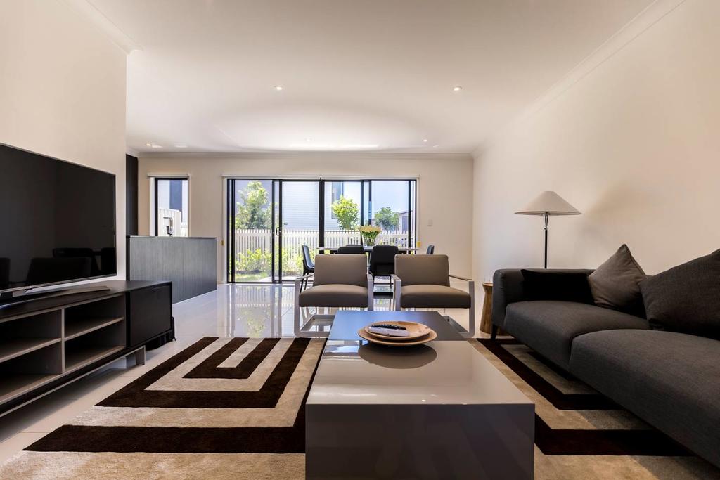 Homeplus-Escape to Modern Home in Hope Island - Accommodation Adelaide
