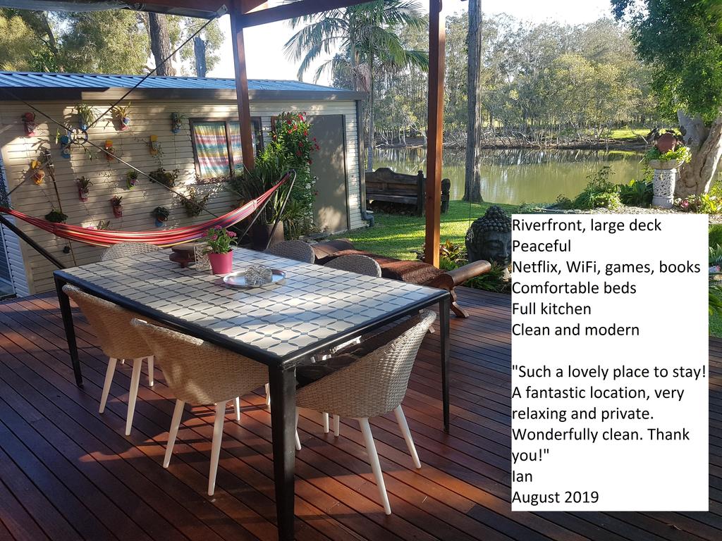 Januce - Delightful River Front House In Urunga - thumb 1