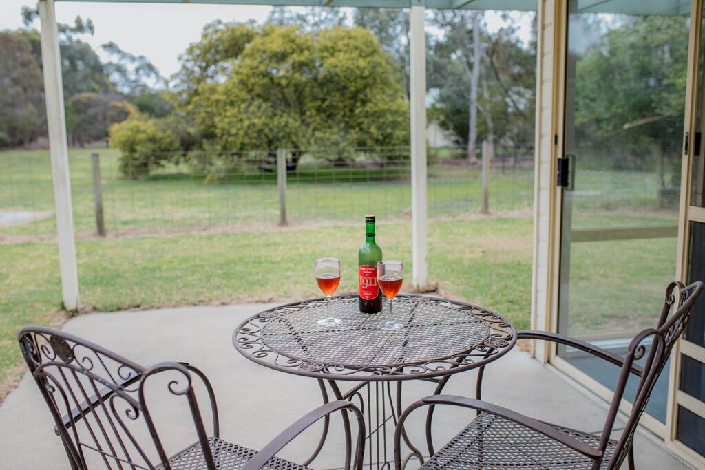 Karinya Cottage - Pet friendly country retreat - New South Wales Tourism 