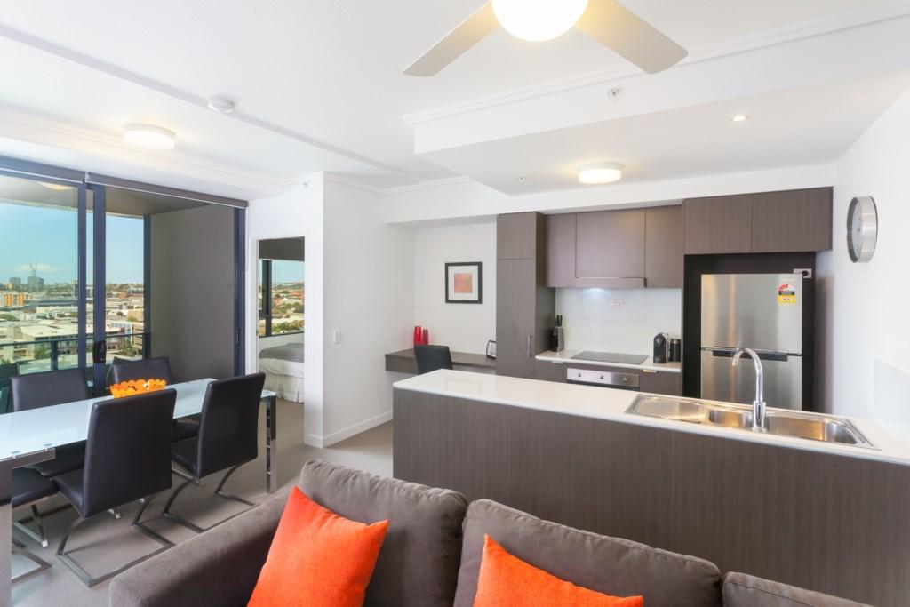 Keeping Cool On Connor - Executive 2BR Fortitude Valley Apartment With Pool And Views - thumb 0
