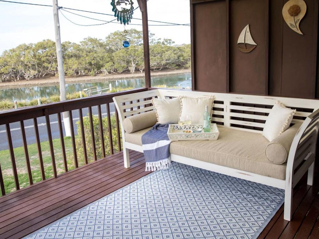 Kookas Nest - waterfront home tranquil setting