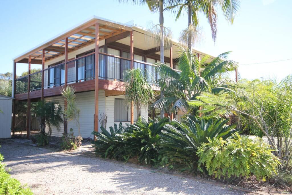 Lakehouse on Oxley - Accommodation BNB