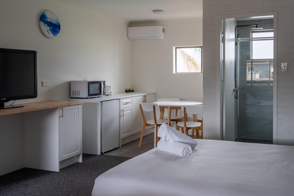Lakeside Inn - Accommodation Adelaide