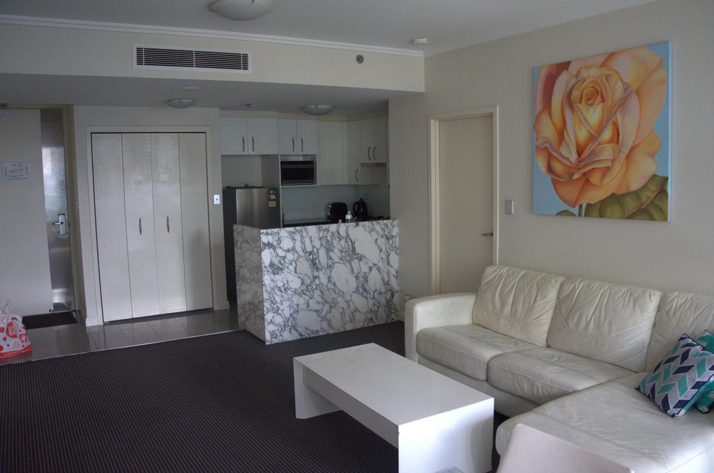 Large 2 Bedroom Apartment In World Square Sydney CBD - Hotel Accommodation 1