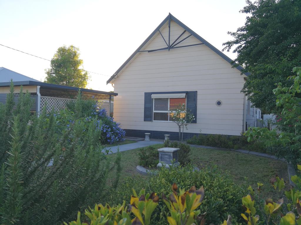 Large 6-Bedroom House with Wifi  Netflix Close to Singleton CBD Hunter Valley - Accommodation Adelaide
