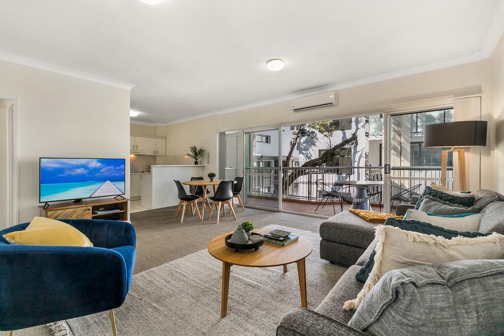 Large and Airy Unit in Quiet Riverside Suburb - 2032 Olympic Games