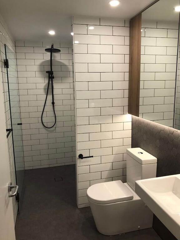 Large Space 2 BED APT Near Brisbane Airport - thumb 3