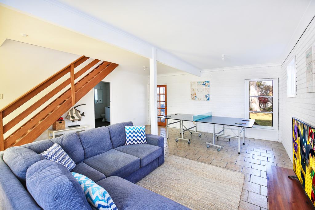 Lazy Days Beach House, Jervis Bay - Pet Friendly, 4 Mins Walk To Beach - thumb 3