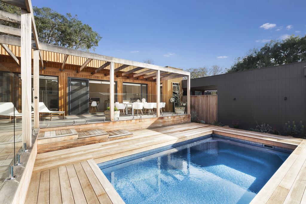 Luxe On Lydgate Family Retreat With Pool, WiFi, Foxtel, Walk To Beach - thumb 0