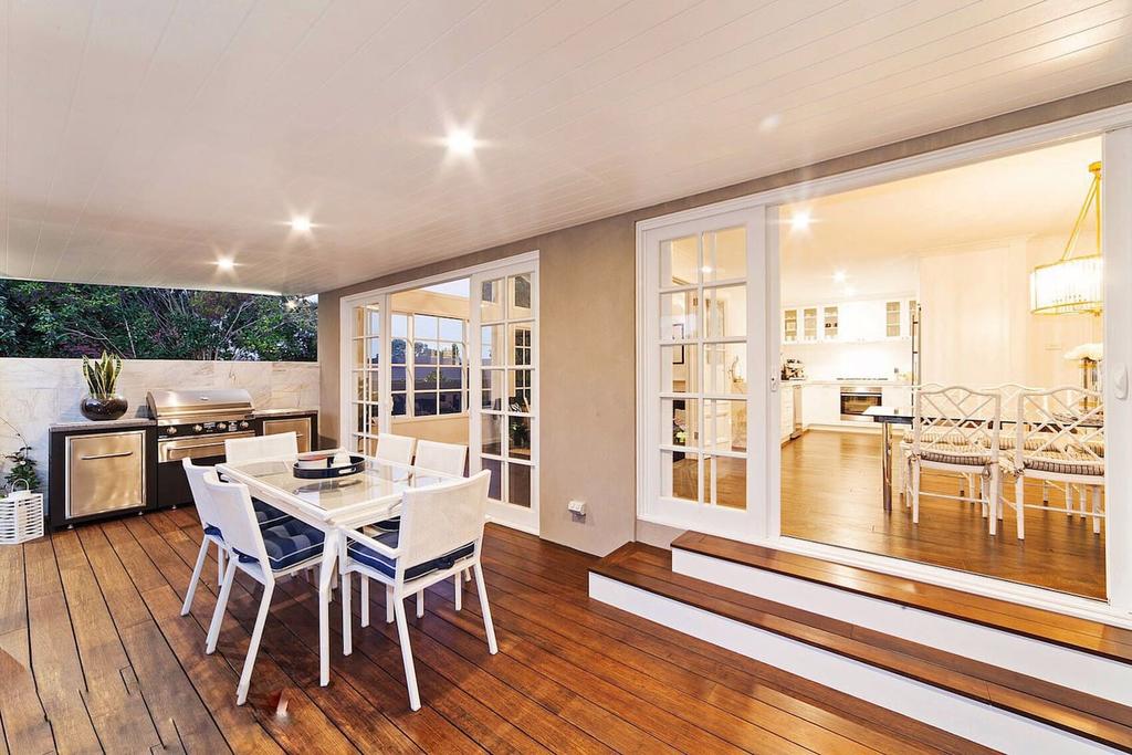 Luxurious Hampton Style 3 Bedroom House - Accommodation Adelaide
