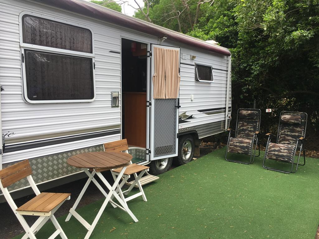 Luxury Caravan - Accommodation Cooktown 3