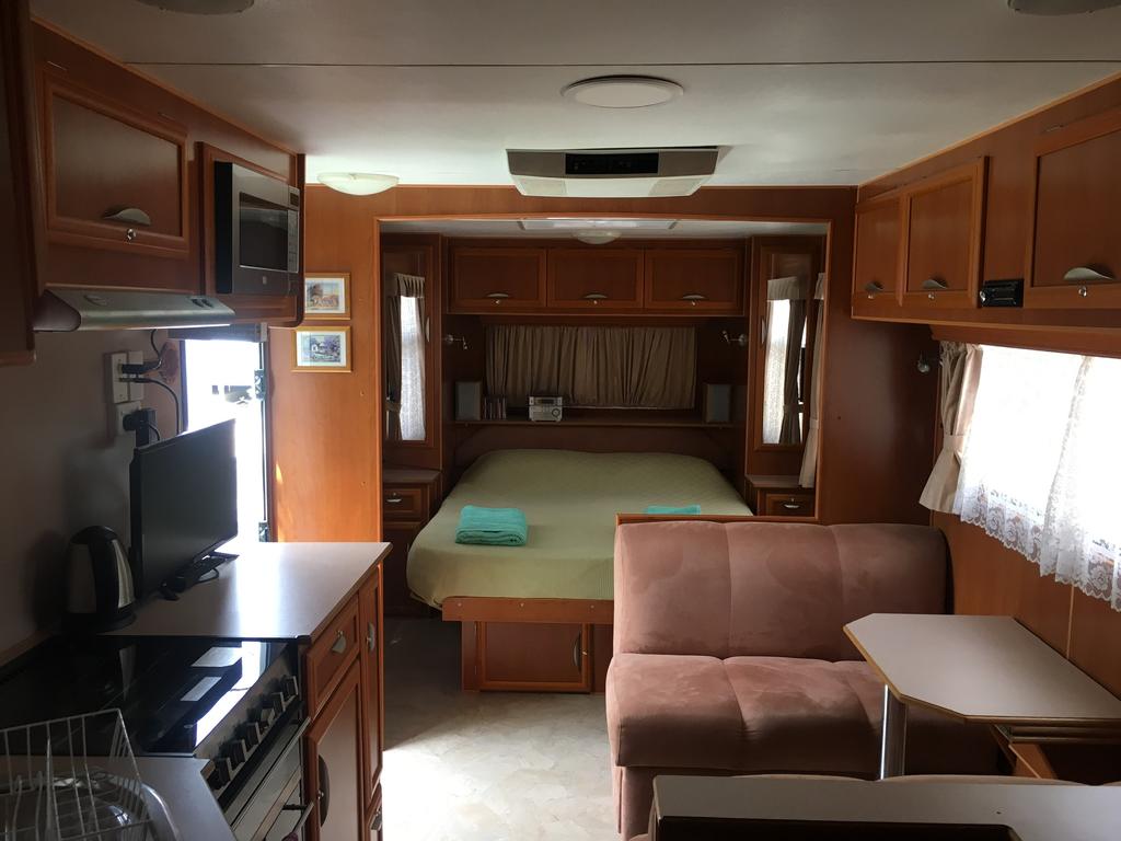 luxury caravan - Accommodation Whitsundays
